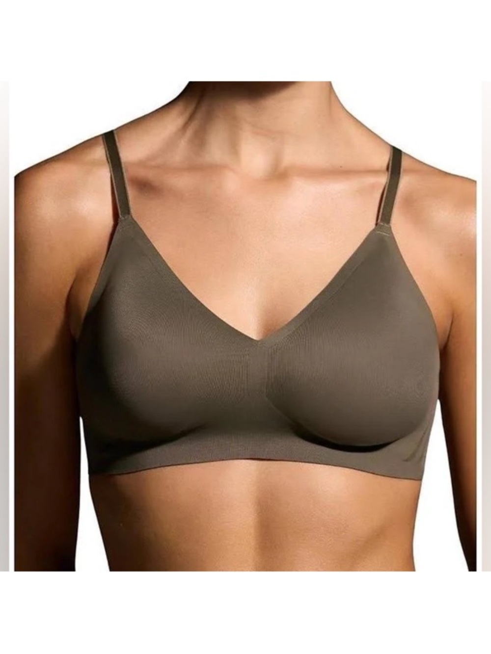 Seamless Wireless V-Neck Bralette - Olive